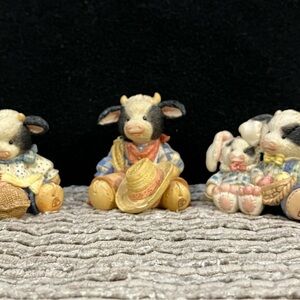 Mary’s Moo Moos (3) Figurines